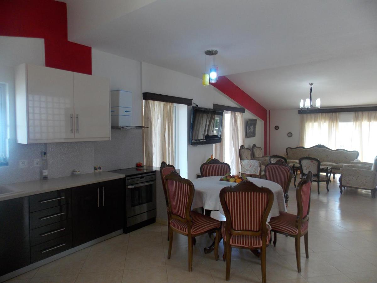 Damian Saranda Hotel Bagian luar foto