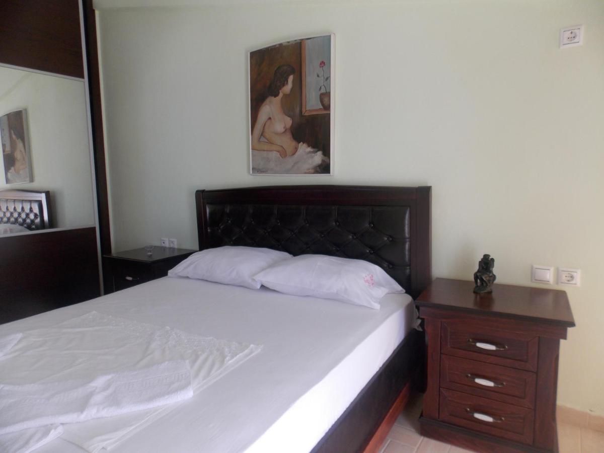 Damian Saranda Hotel Bagian luar foto
