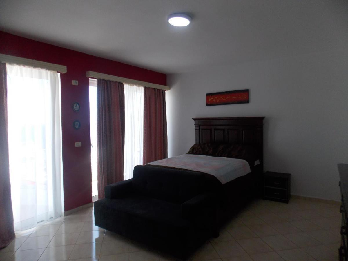 Damian Saranda Hotel Bagian luar foto