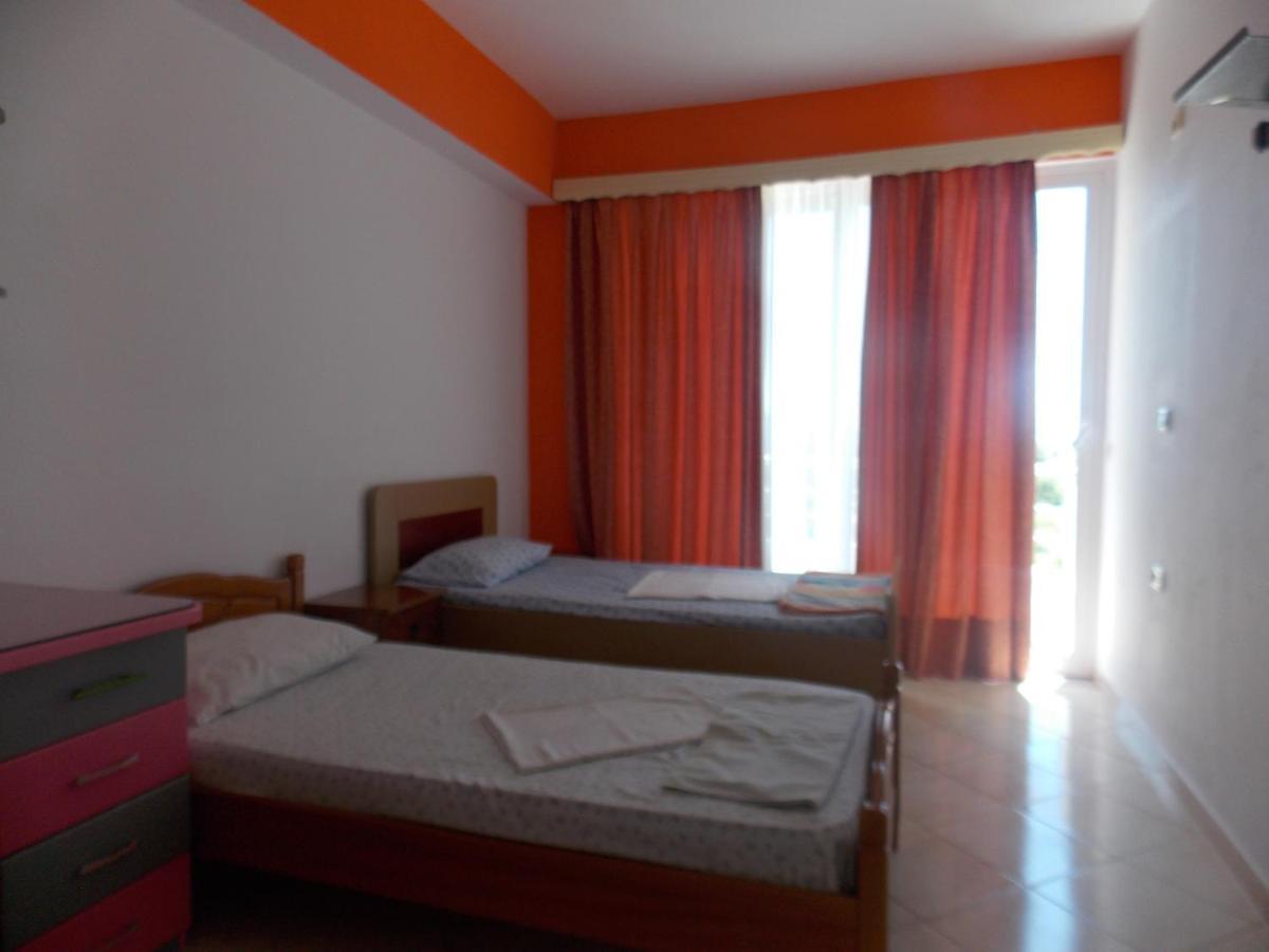 Damian Saranda Hotel Bagian luar foto