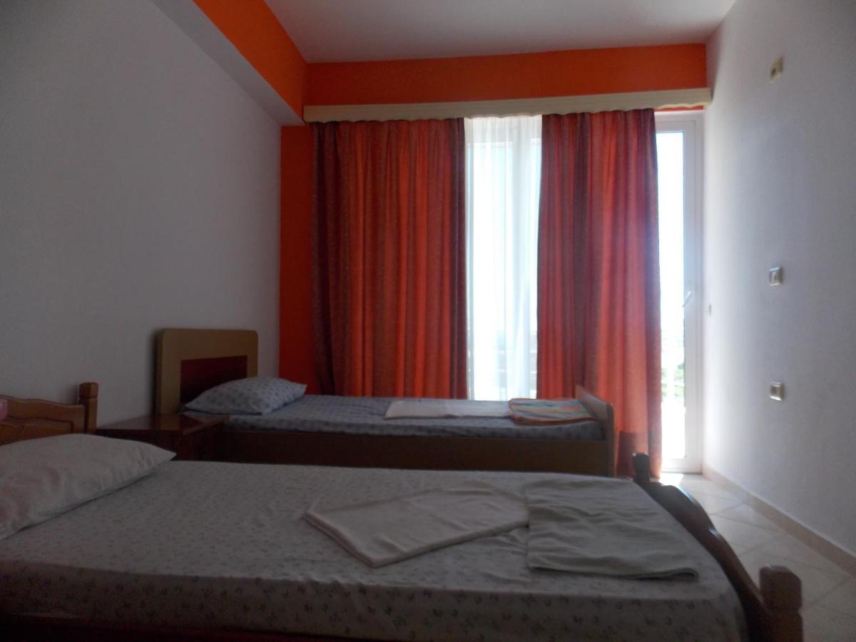 Damian Saranda Hotel Bagian luar foto