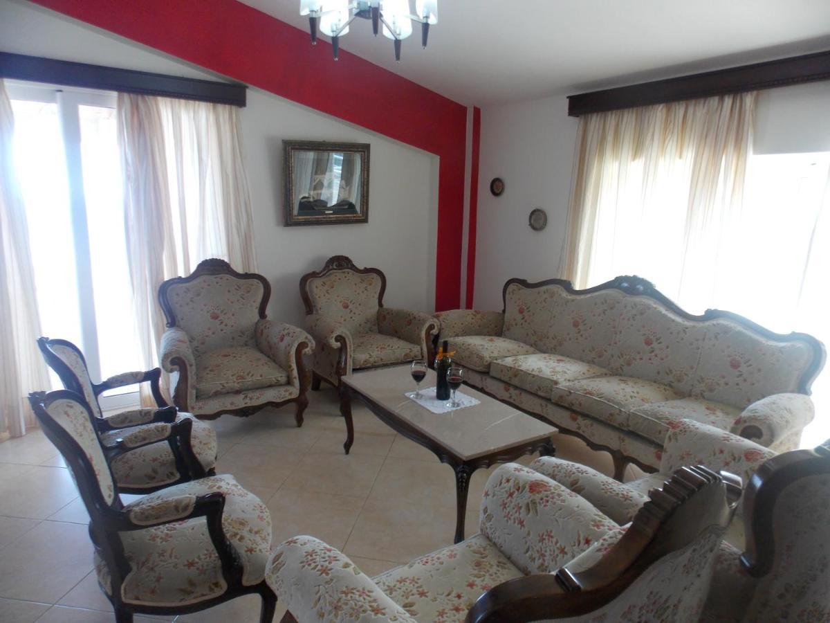 Damian Saranda Hotel Bagian luar foto