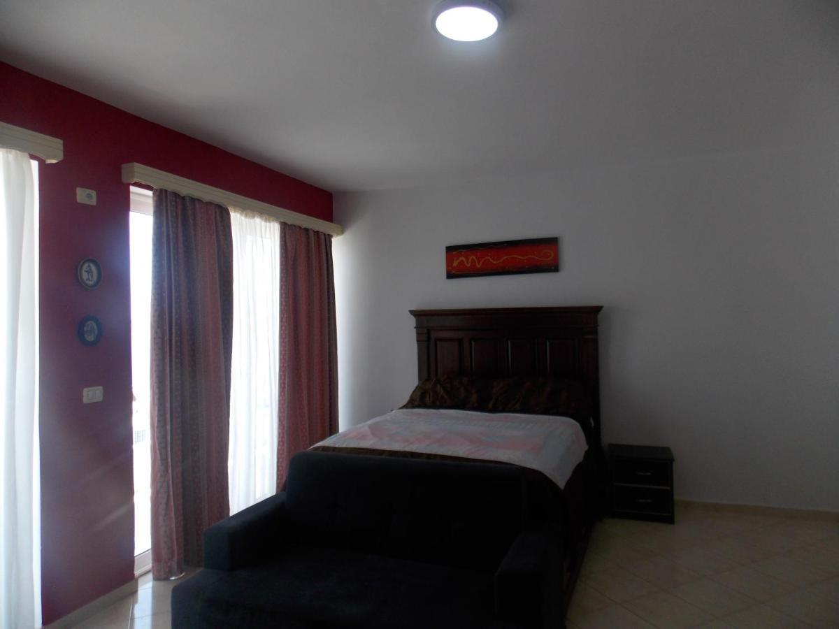 Damian Saranda Hotel Bagian luar foto