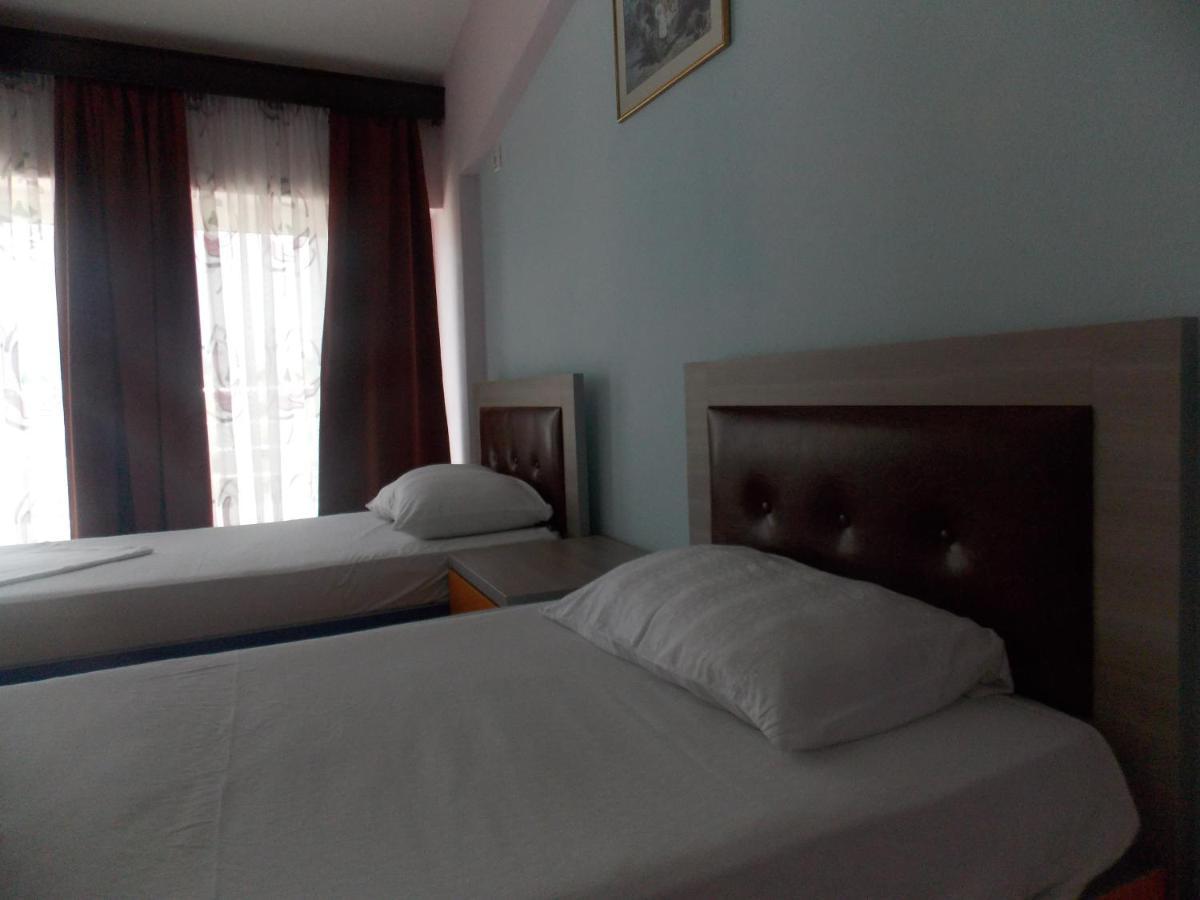 Damian Saranda Hotel Bagian luar foto