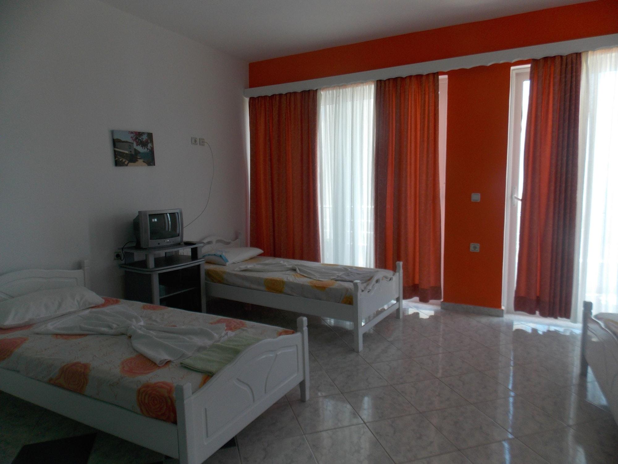 Damian Saranda Hotel Bagian luar foto