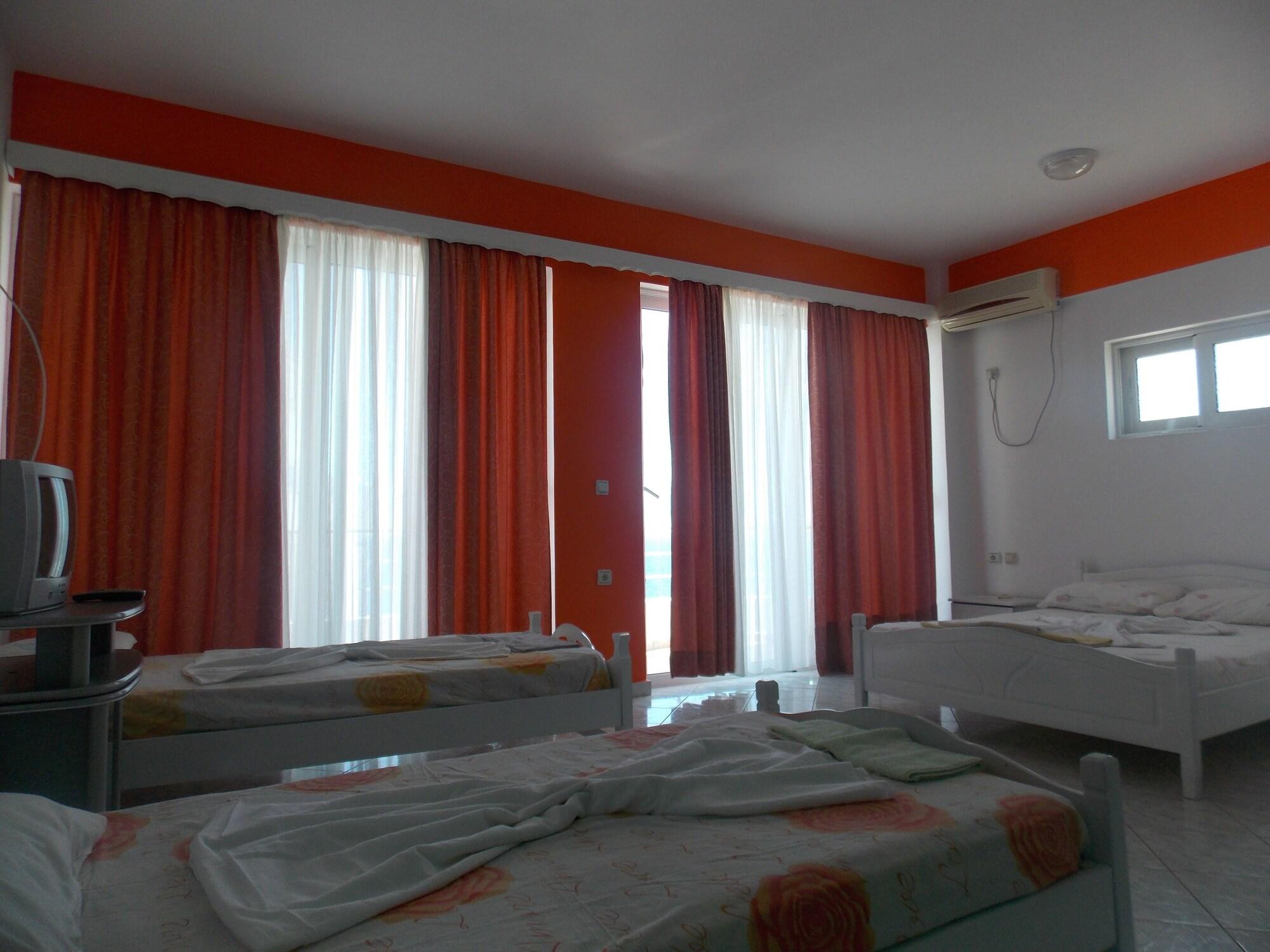 Damian Saranda Hotel Bagian luar foto